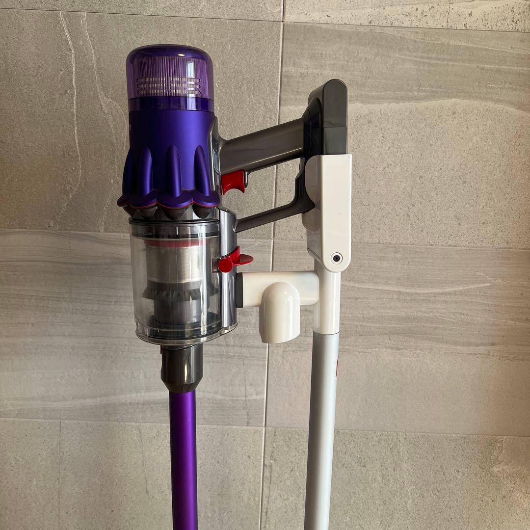 ダイソン Dyson コードレスクリーナー SV18FF 掃除機　充電スタンド付