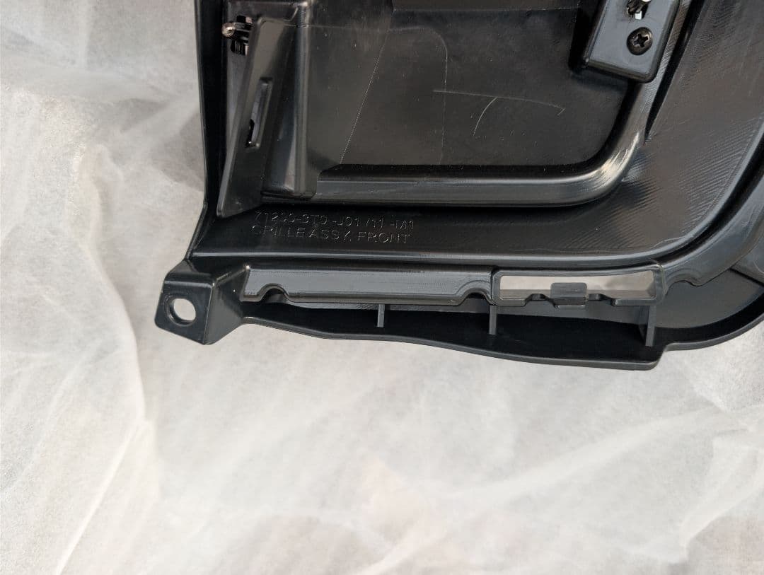 ホンダ　ステップワゴン　RP8　スパーダ　フロントグリル 　新車外し