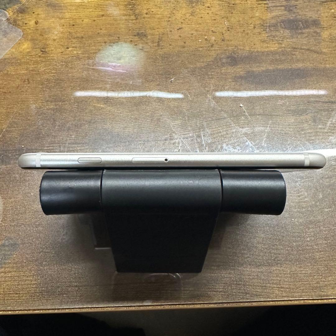 iPhoneSE3 128GBホワイト SIMフリー バッテリー100%