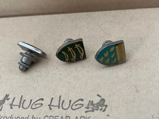 ヴィンテージ/MARITHÉ FRANÇOIS GIRBAUD ピンバッジ