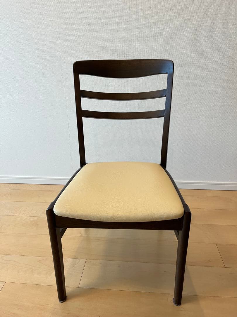 みみ　Ibata 飛騨家具　ダイニングチェア ダークブラウン×ベージュ