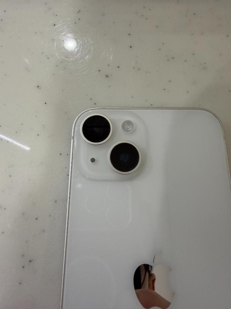 美品 SIMフリー Apple iPhone14 256GB スターライト