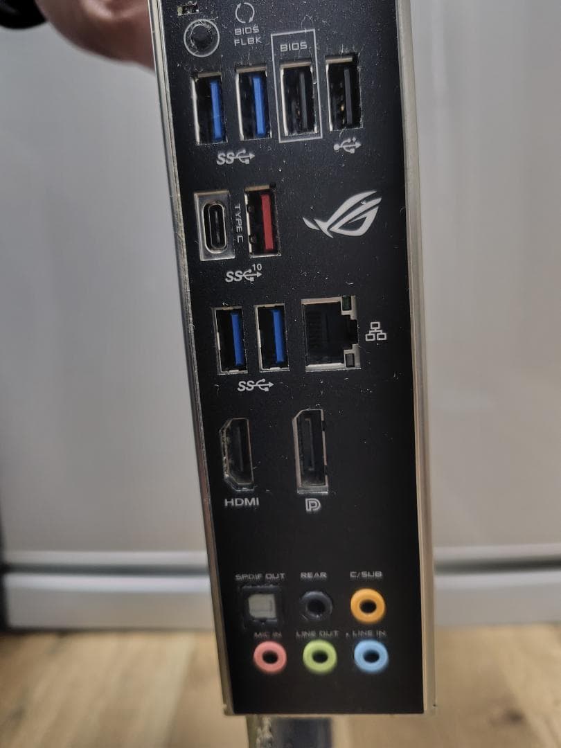 B550 F Gaming AM4 & Ryzen 7 3700Xとおまけ