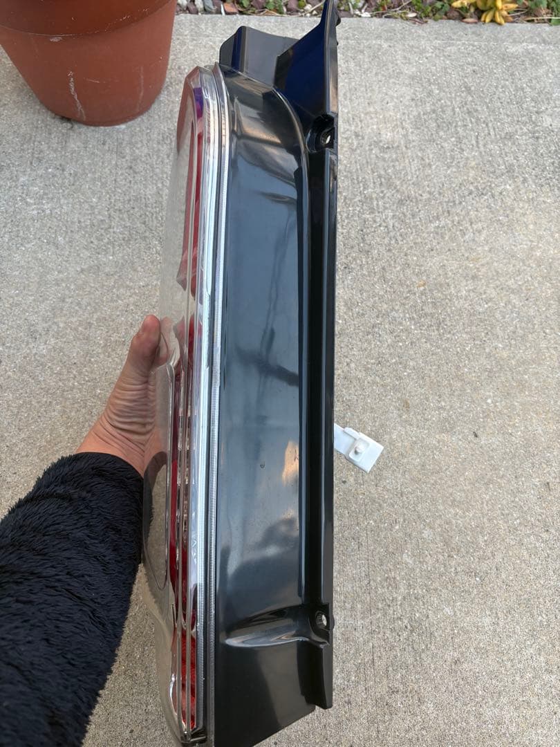 【美品】ハイエース テールランプ 左右セット LEDテールランプ　コネクタ式