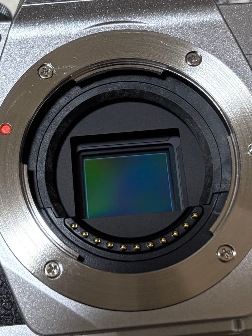 OLYMPUS E-M10 Mark IV ダブルレンズキット　カメラ　一眼