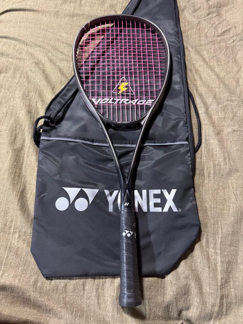 ほぼ新品 YONEX ボルトレイジ 8V UL-2