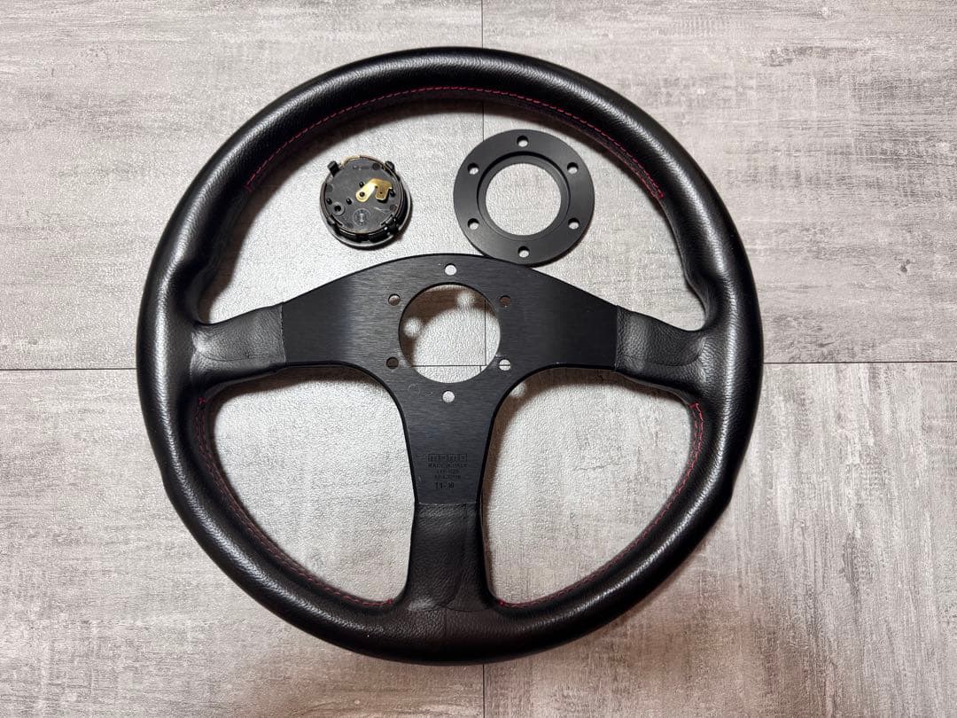 momo ステアリング TUNER 35φ