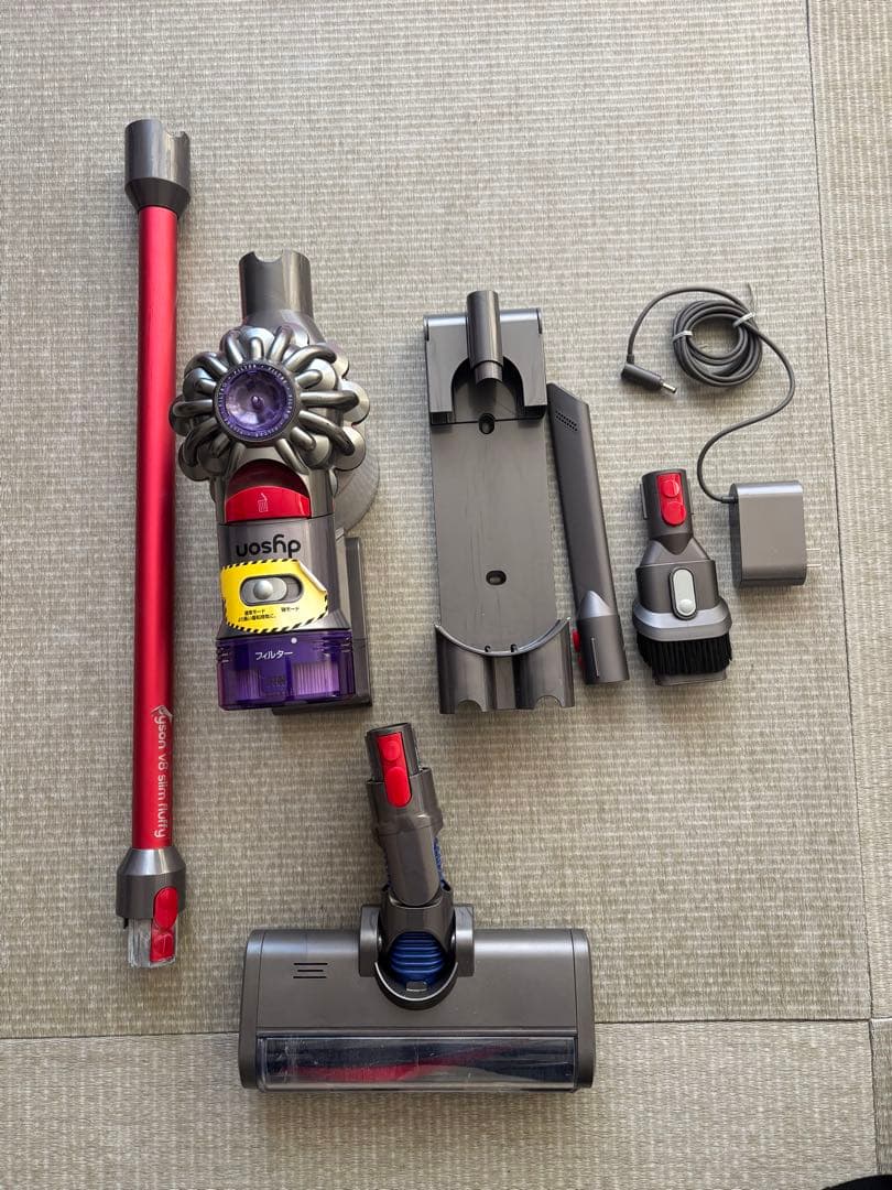 し*ー様 Dyson V8 Slim Fluffy スティッククリーナー本体