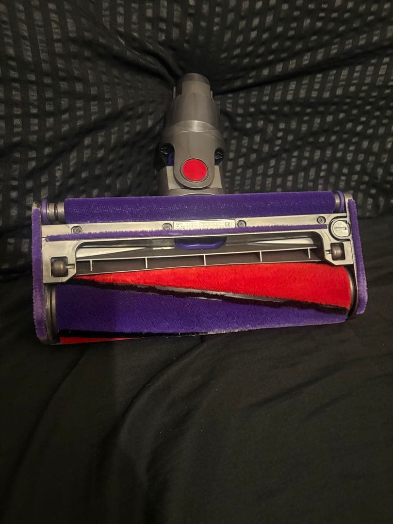 美品！洗浄済みだから、すぐ使えます！ガンメタリックの#ダイソン#V7セット