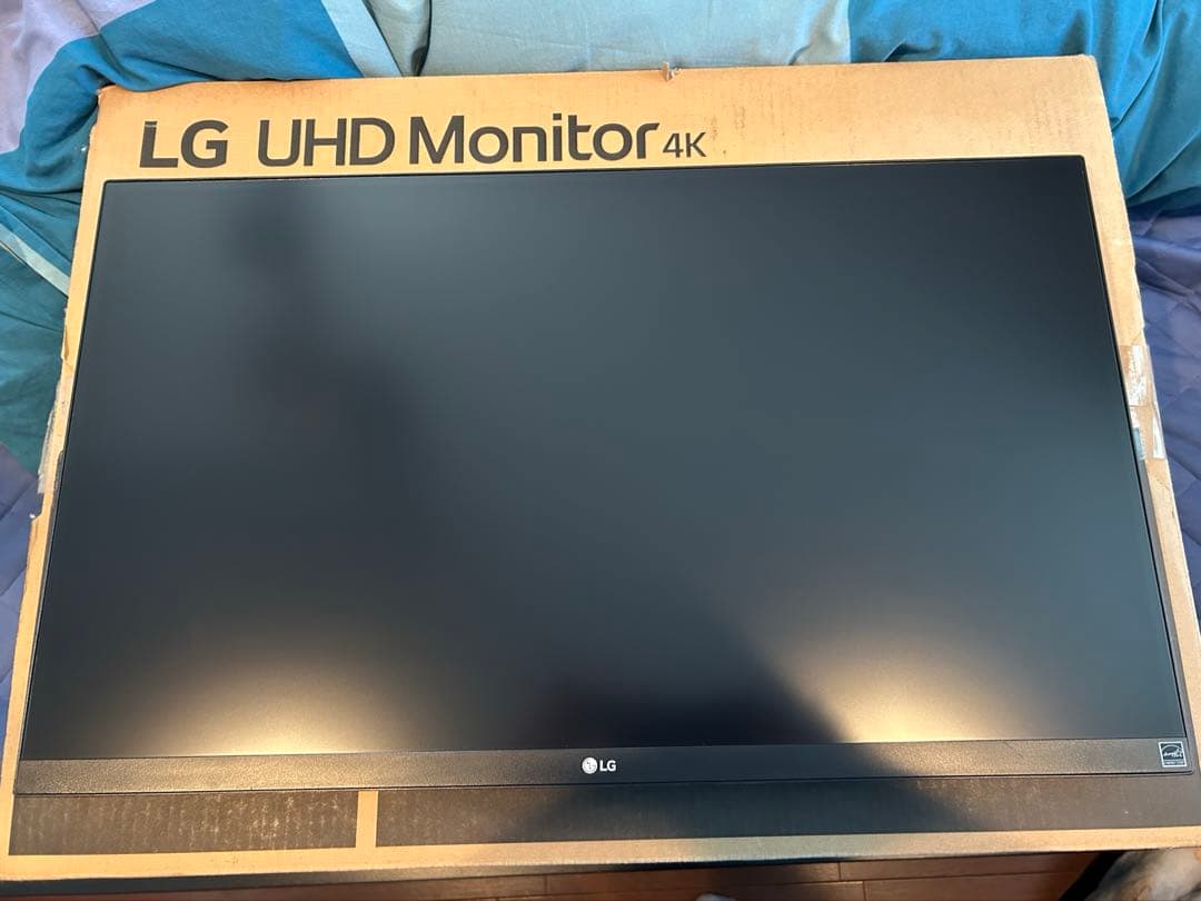 LG 27UL650-W 4K UHD モニター 本体