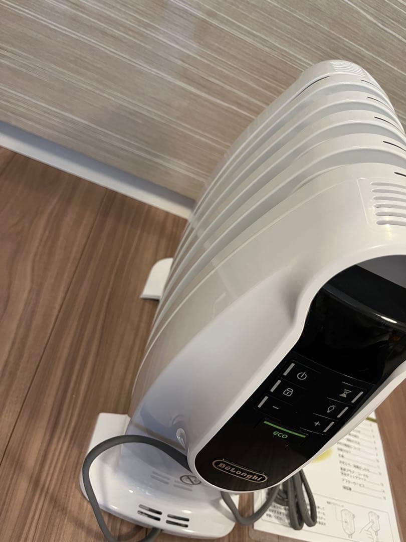 デロンギ オイルヒーター NJ0505E