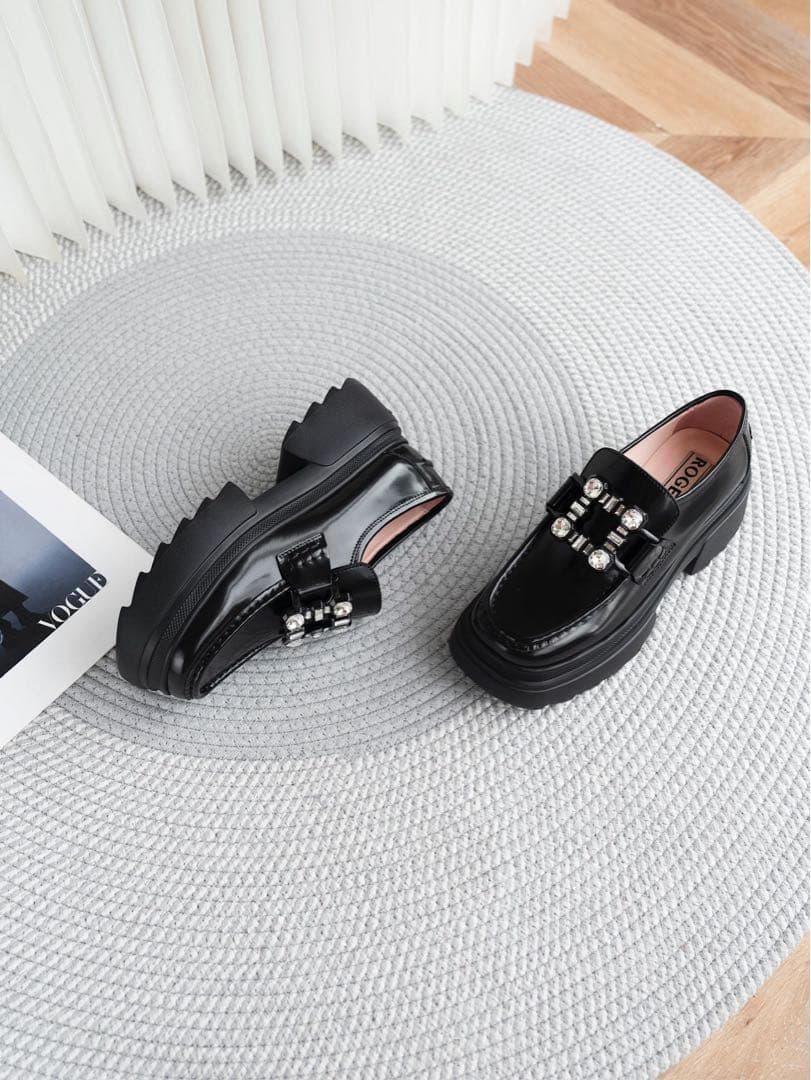 ロジェヴィヴィエ ワラ ヴィヴ レザー ストラスバックル ローファー シューズ