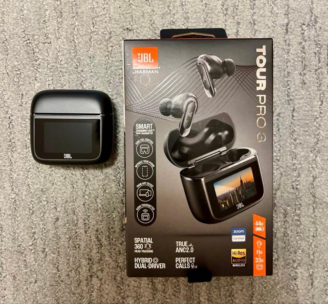 JBL TOUR PRO 3 ワイヤレスイヤフォン　カバー付き