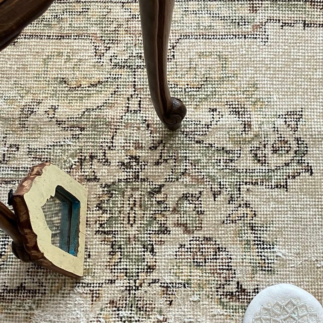 ミルキーベージュ50×100✳︎淡グリーンフラワー　ココア　トルコヴィンテージラグ