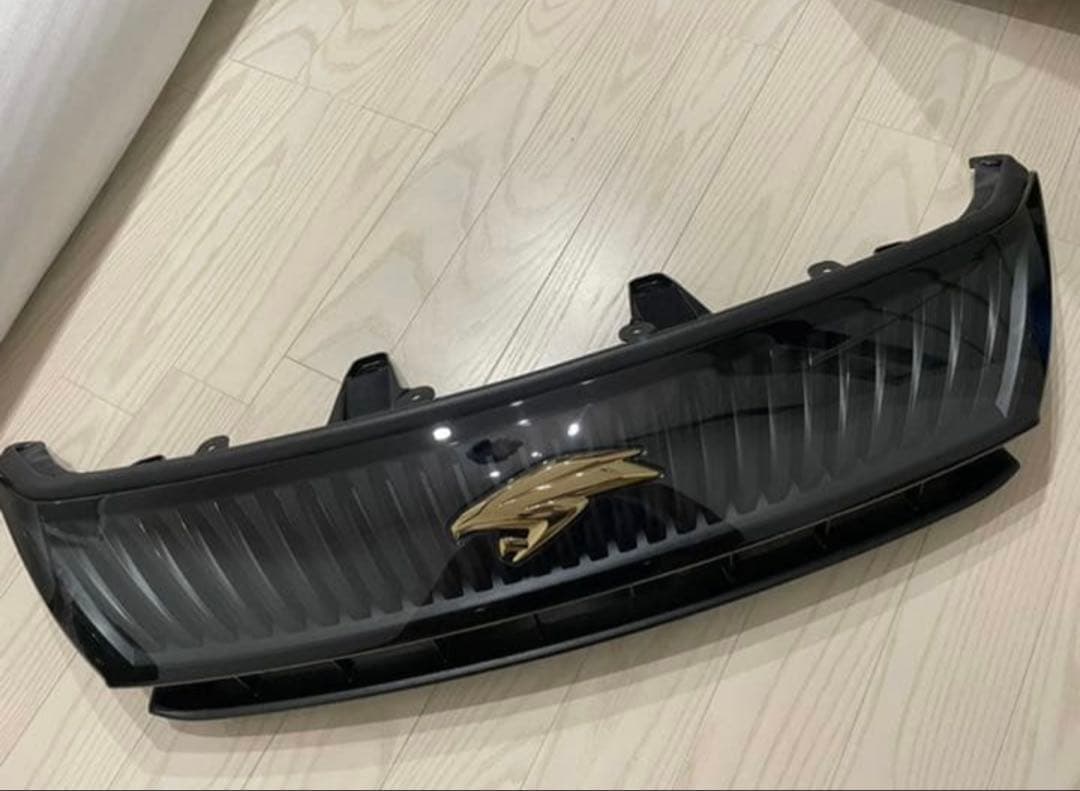 新品！TOYOTA ハリアー60前期フロントグリル