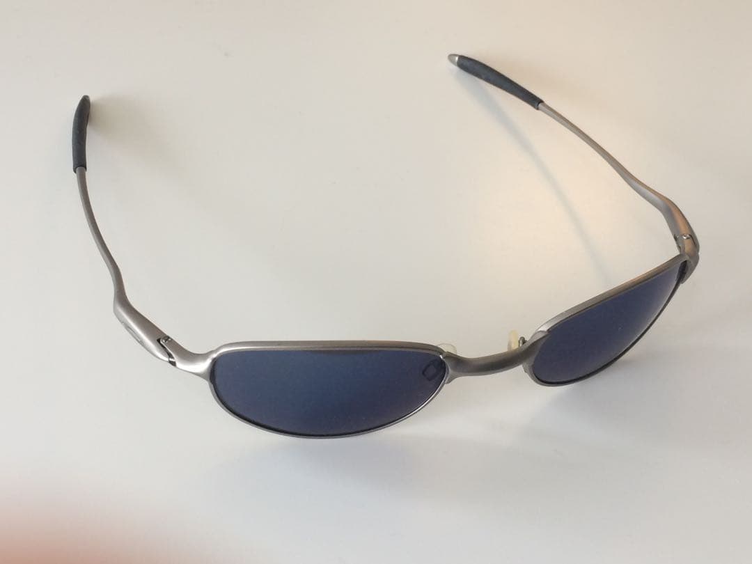 小物 Oakley e wire 2.1