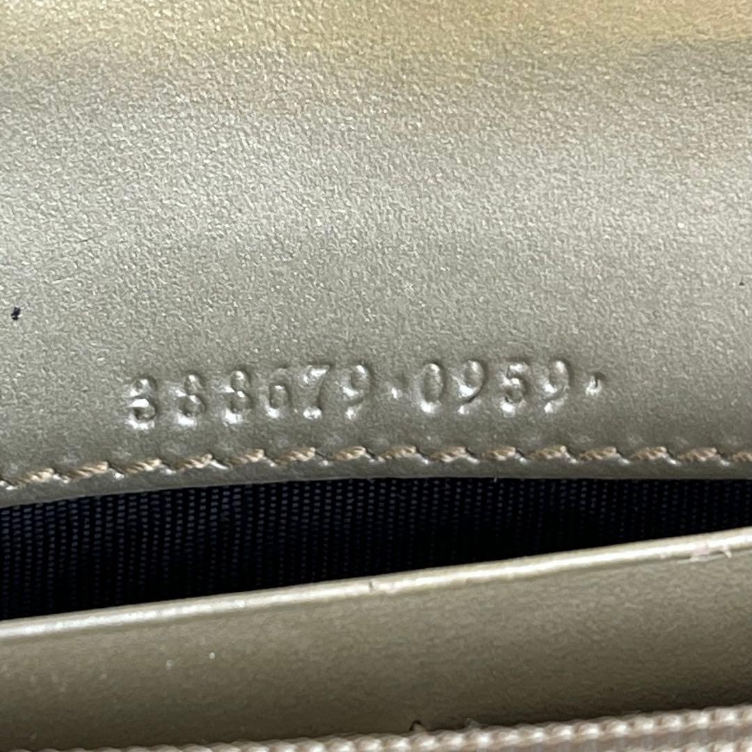 美品　GUCCI シマ　レザー　コンチネンタルウォレット　長財布　ゴールド