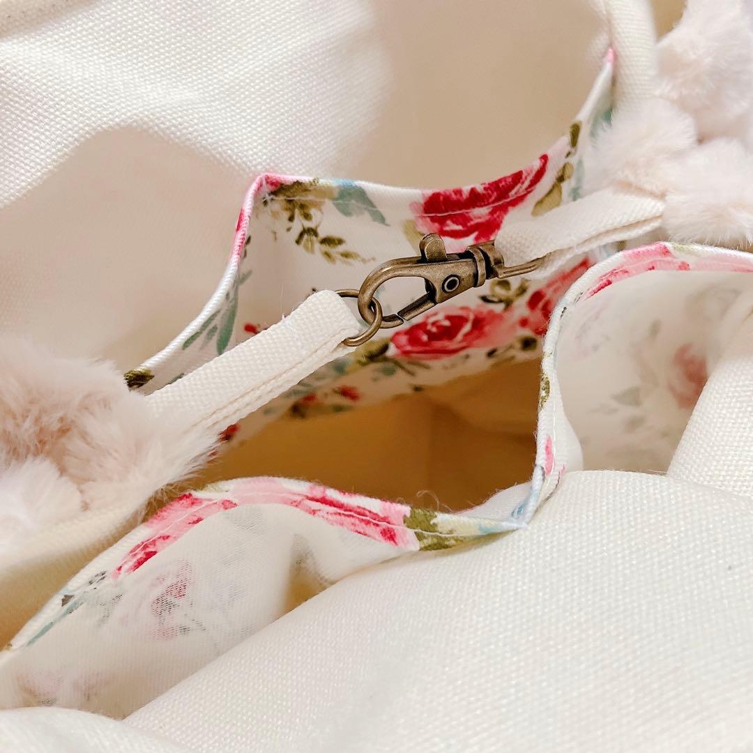 ゆ*ら様 コヤンイサムチョン ふわもこ トートバッグ 猫ちゃん 花柄×ファー