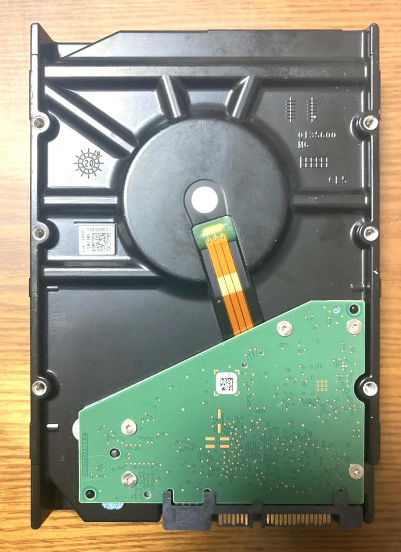 Seagate シーゲート ST8000VN004（3.5 HDD 8TB）