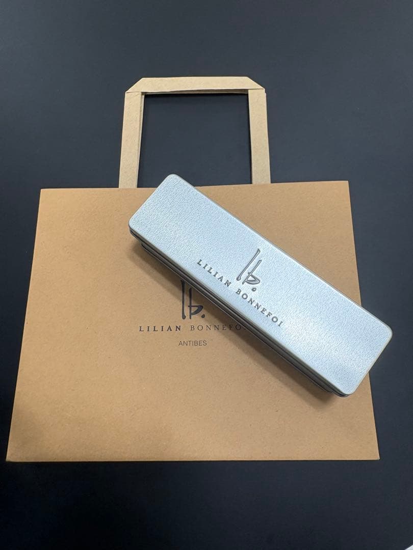 サロンデュショコラ　リリアンボンヌフォア　アソートマンディアン　紙袋付き