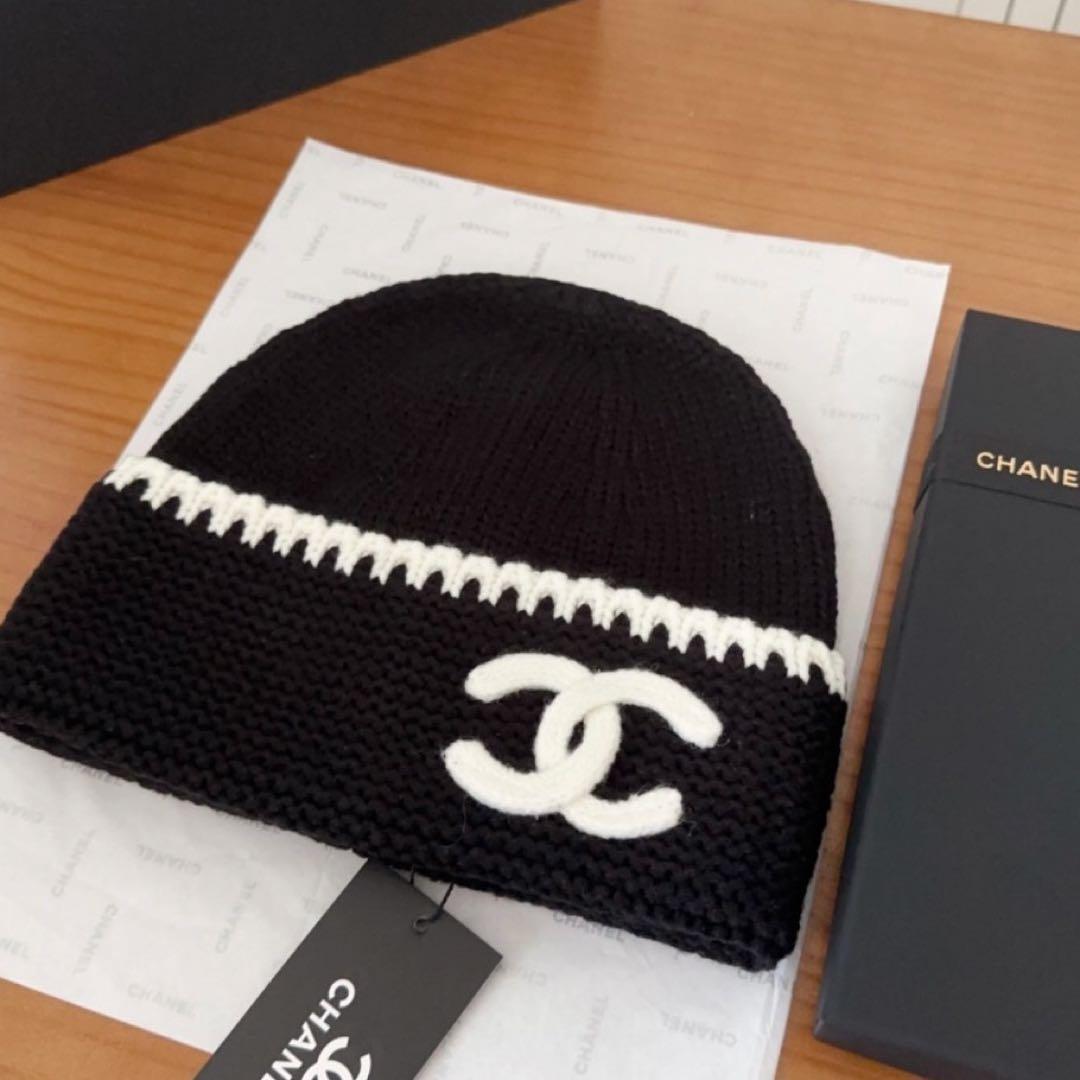 CHANEL 黒 ニット帽 ロゴ入り 値下げしてます