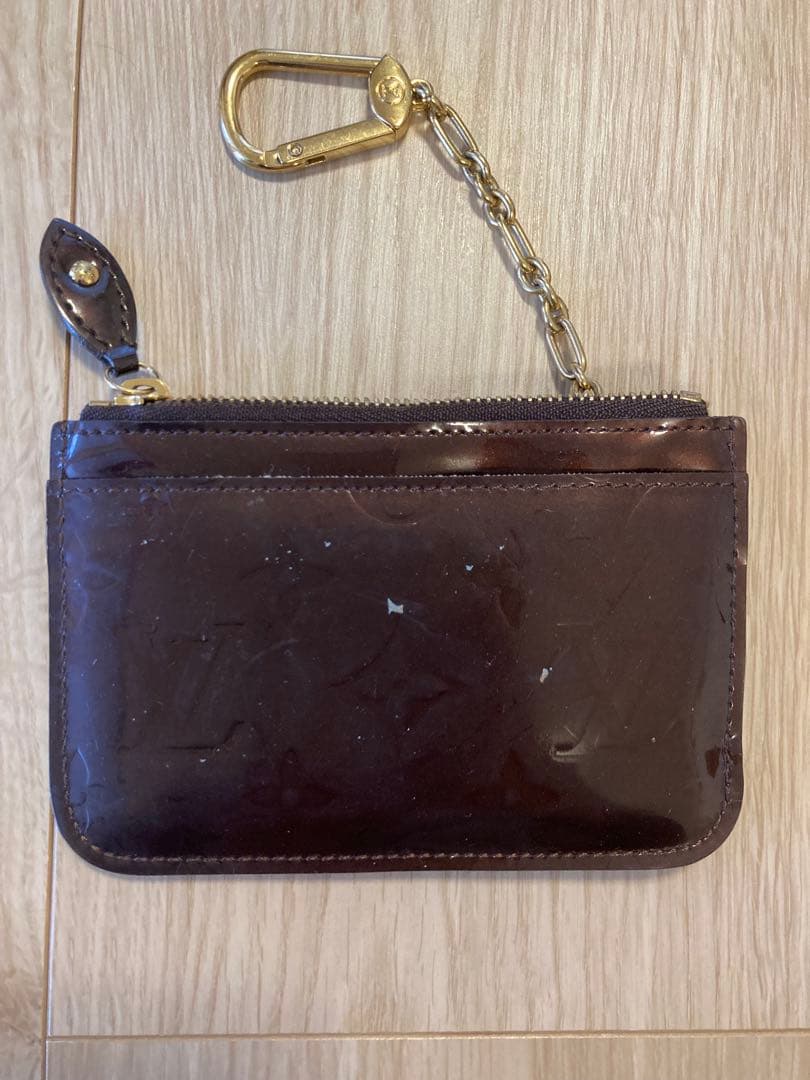 Louis Vuitton モノグラムヴェルニ ケース キーチェーン付き