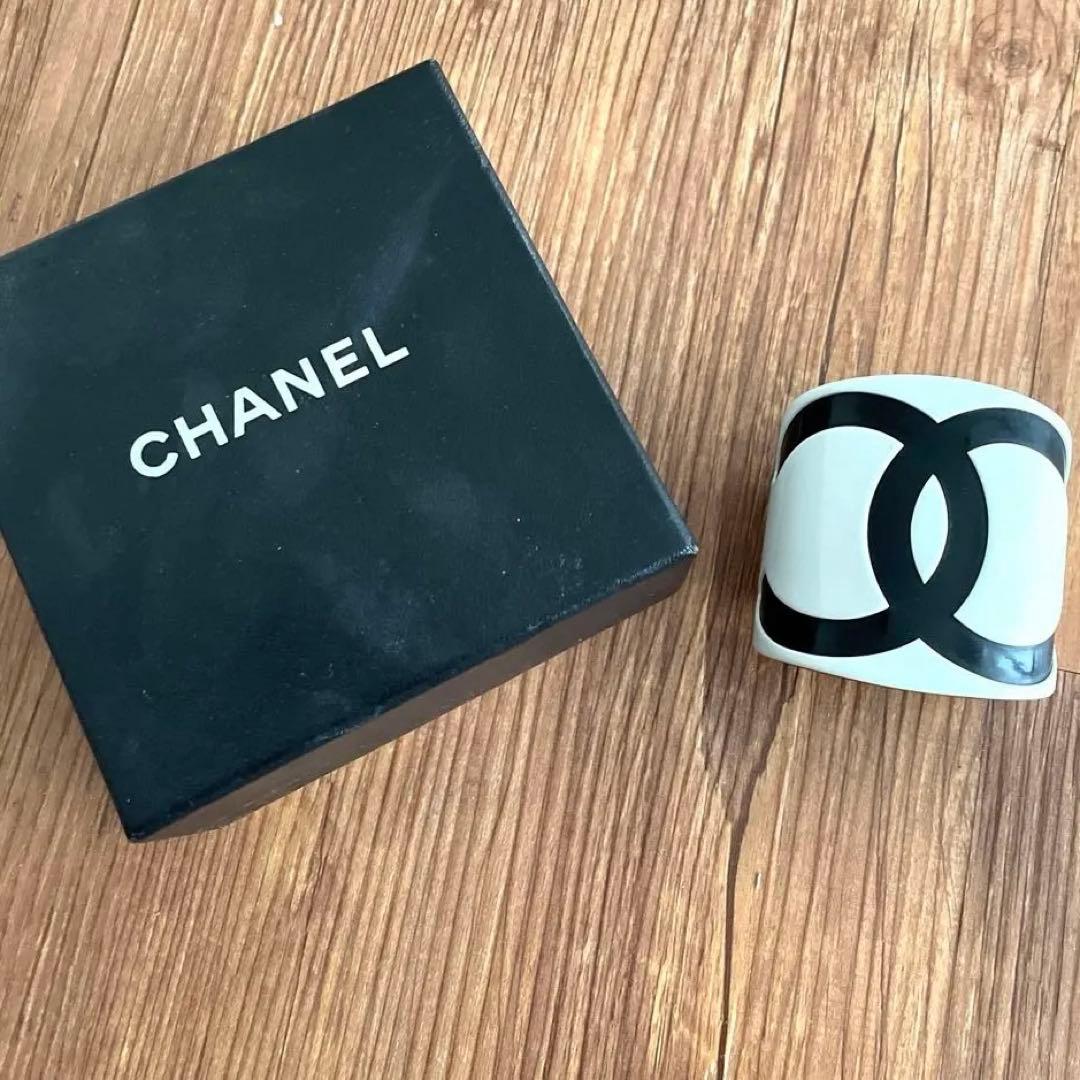 最終セール❗️CHANEL バングル ホワイト/ブラック