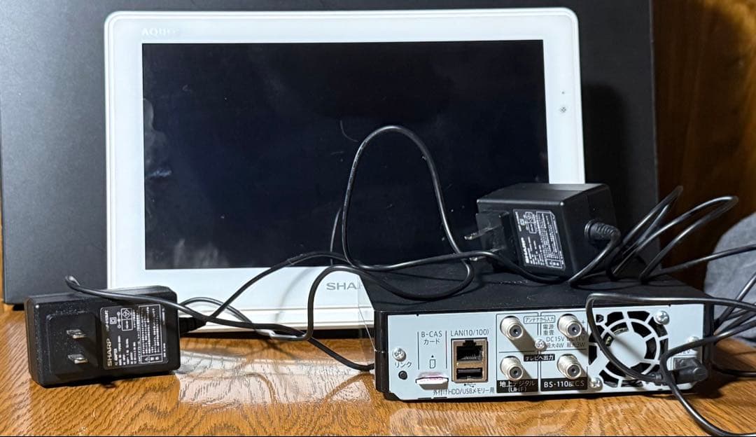 シャープ ポータブル液晶テレビ 防水 ワイヤレス設計 AQUOS 12V型