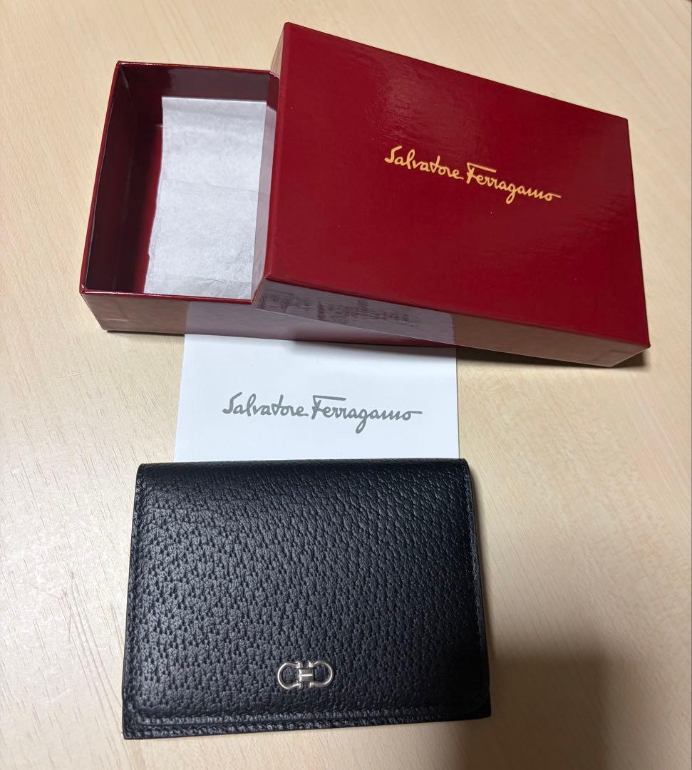 フェラガモ　ガンチーニ　名刺入れ　カードケース