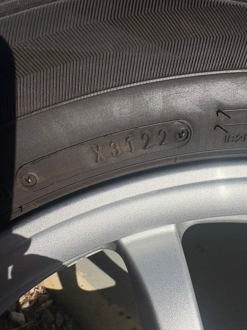 プリウスアルファ純正アルミ、スタッドレス　1本