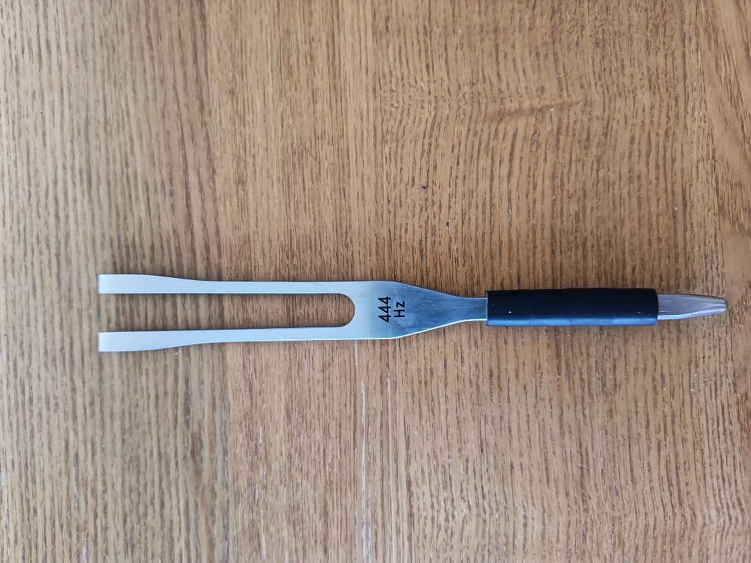 【美品】ペット専用　ＭＩチューナー「ザ・ペット」444Ｈｚ　マドモアゼル愛