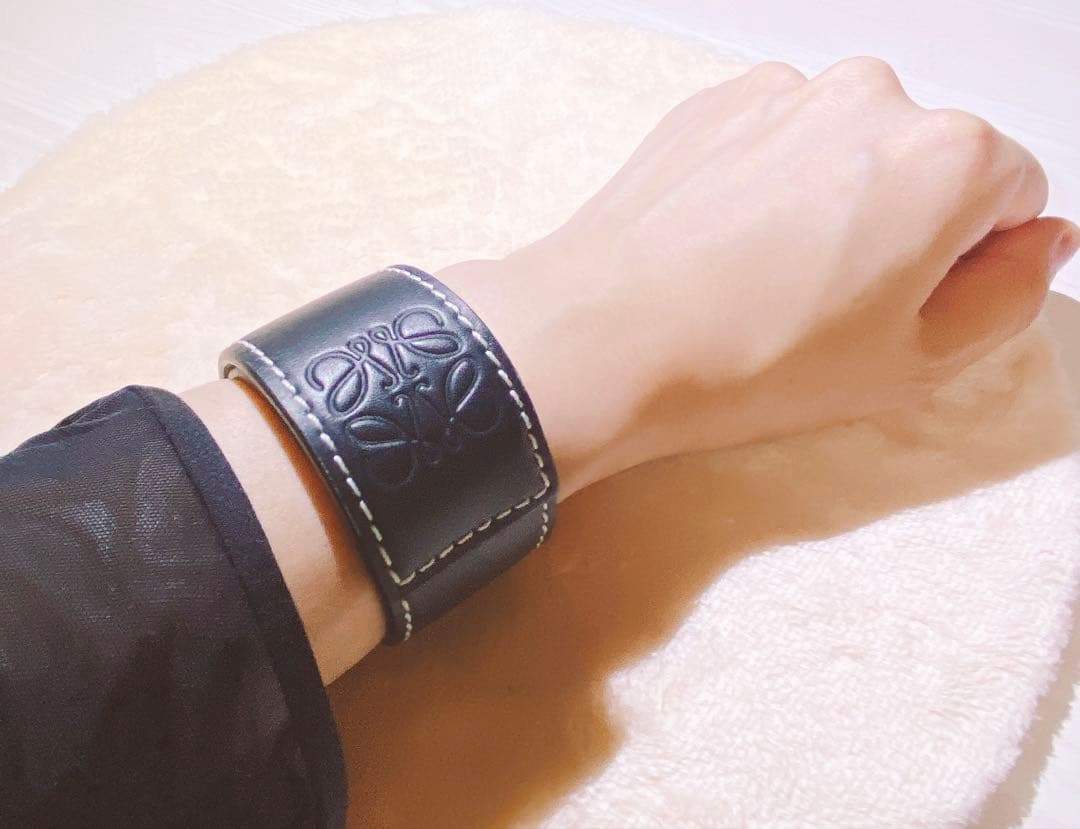 も*♪様 美品◇LOEWE ロエベ◇アナグラム スラップ ブレスレット 黒 箱・