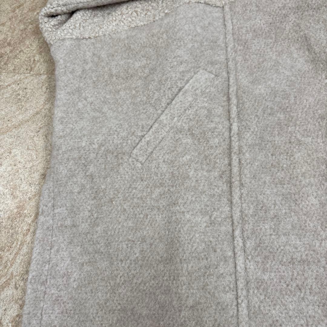 フード付きベージュボアコート