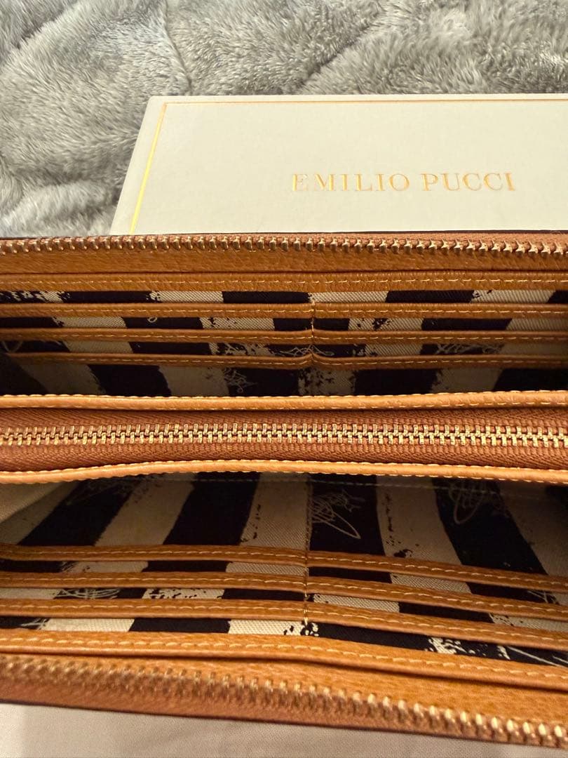 お値下価格☆美品☆ヴィヴィアンウエストウッド☆EXECUTIVE ラウンドジップ