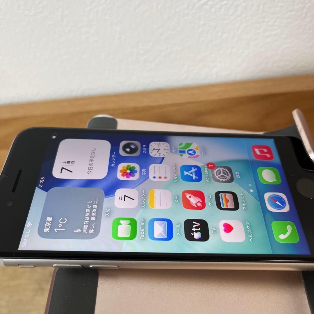 バッテリー新品100%！iPhoneSE3 3世代64G SIMフリー