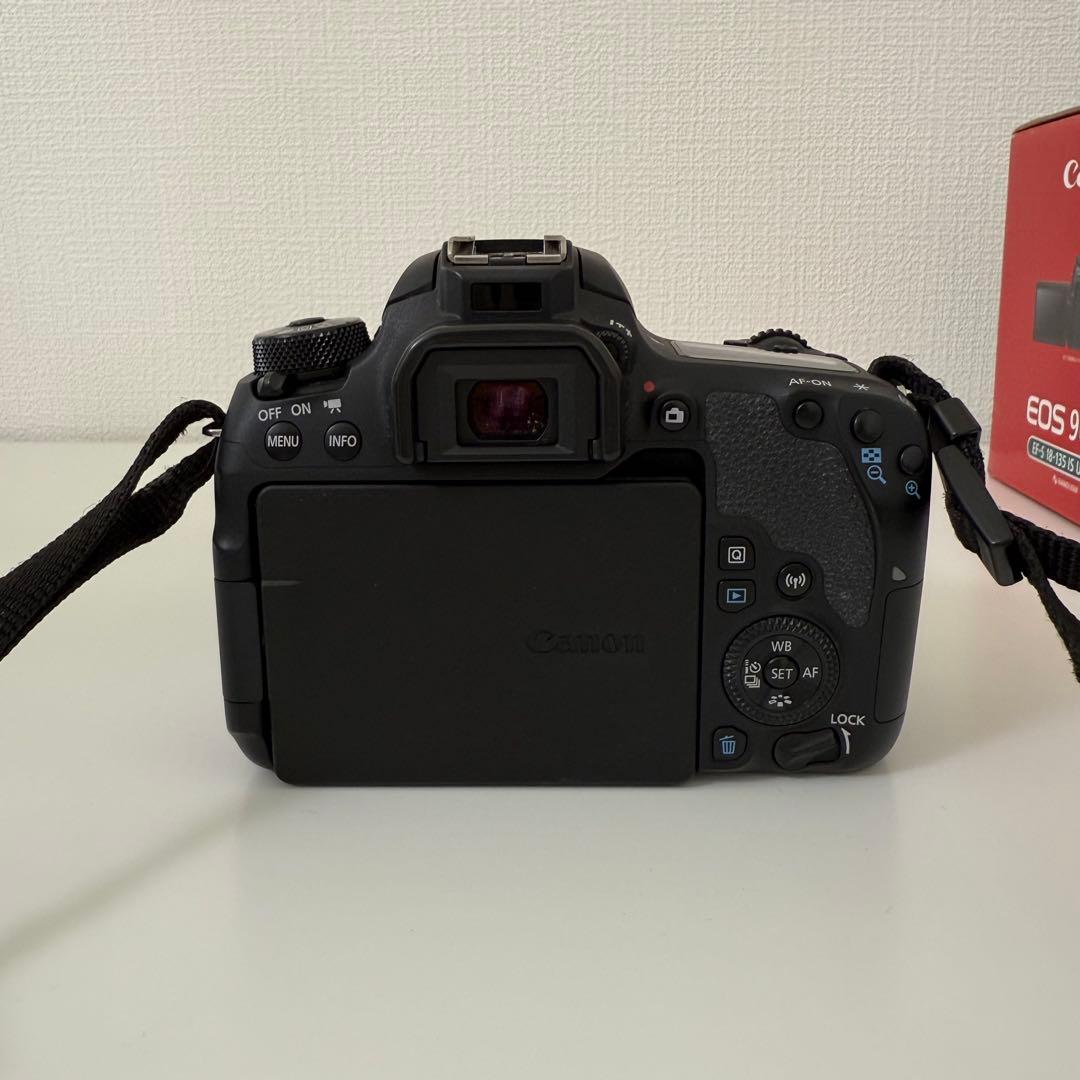 Canon EOS9000D EF-S18-135 IS USM キット