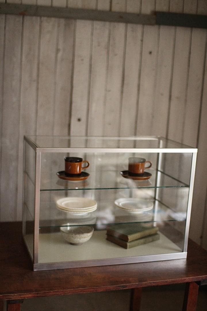 古いアルミフレームの卓上全面ガラスケース　収納棚　キッチン収納　古家具　古道具