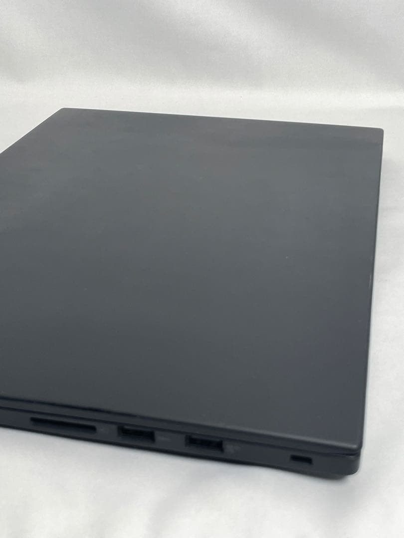 Lenovo ThinkPad 15.6インチ Intel Xeon