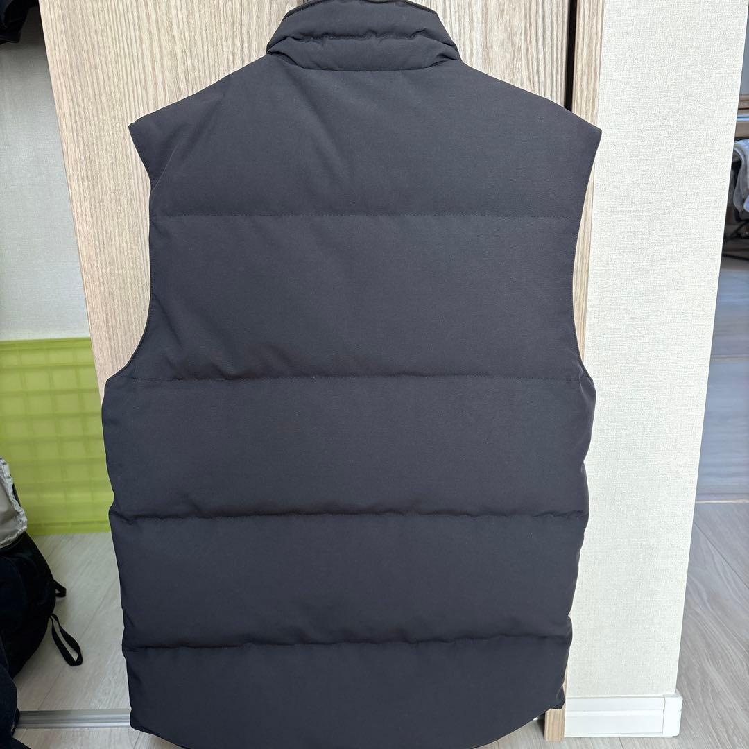 カナダグース、ダウンベスト　S size