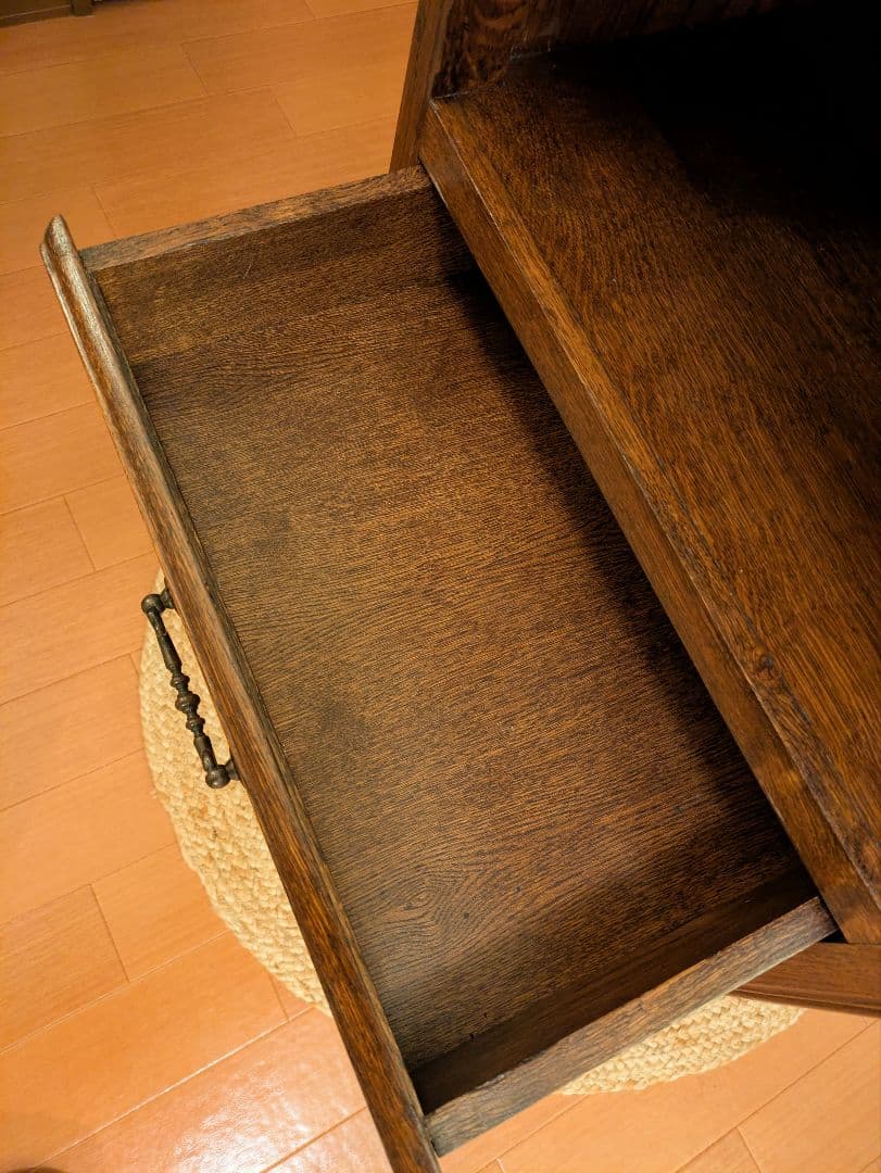 ルーマニア製 オーク材 猫脚チェスト