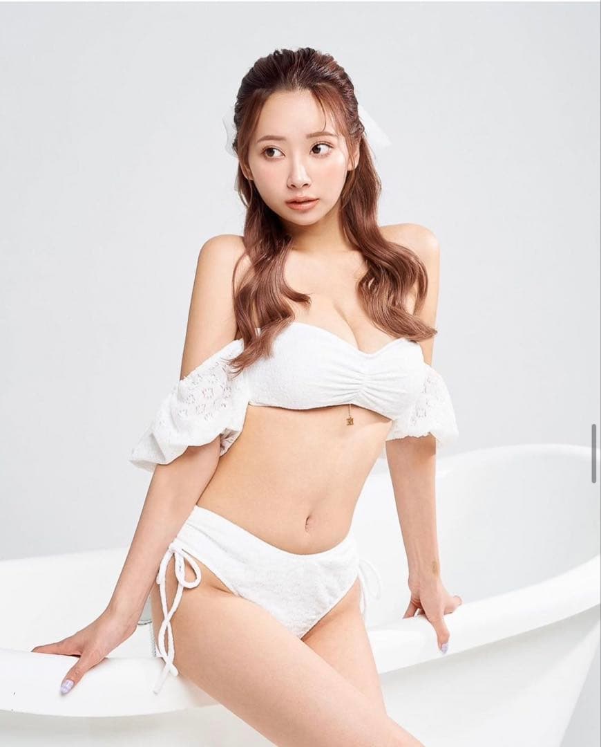 Darich ホワイトオフショルダーセパレート水着