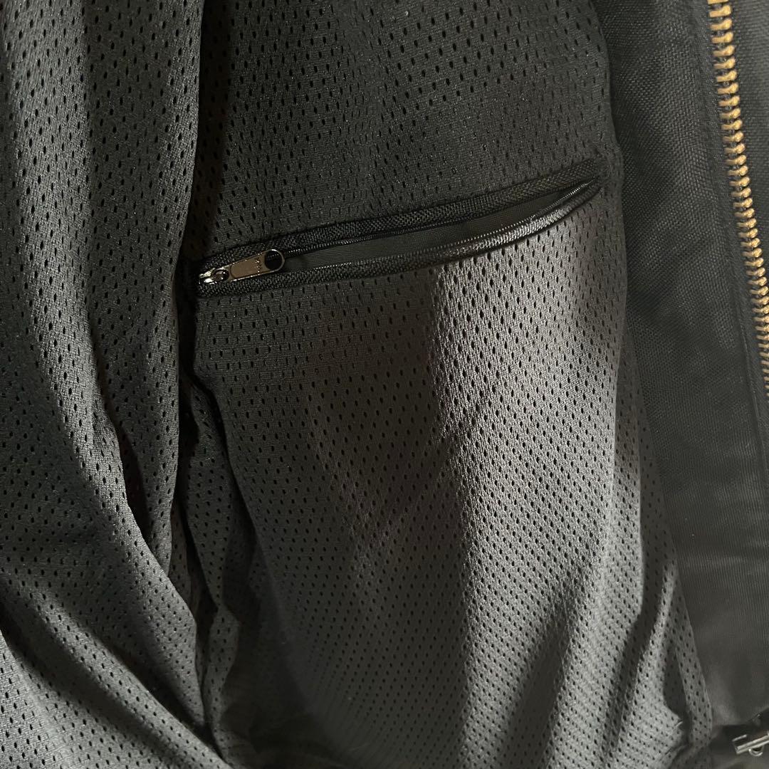 【美品】厚手 Carhartt アウター ブラック MゴールドWジップ仕様