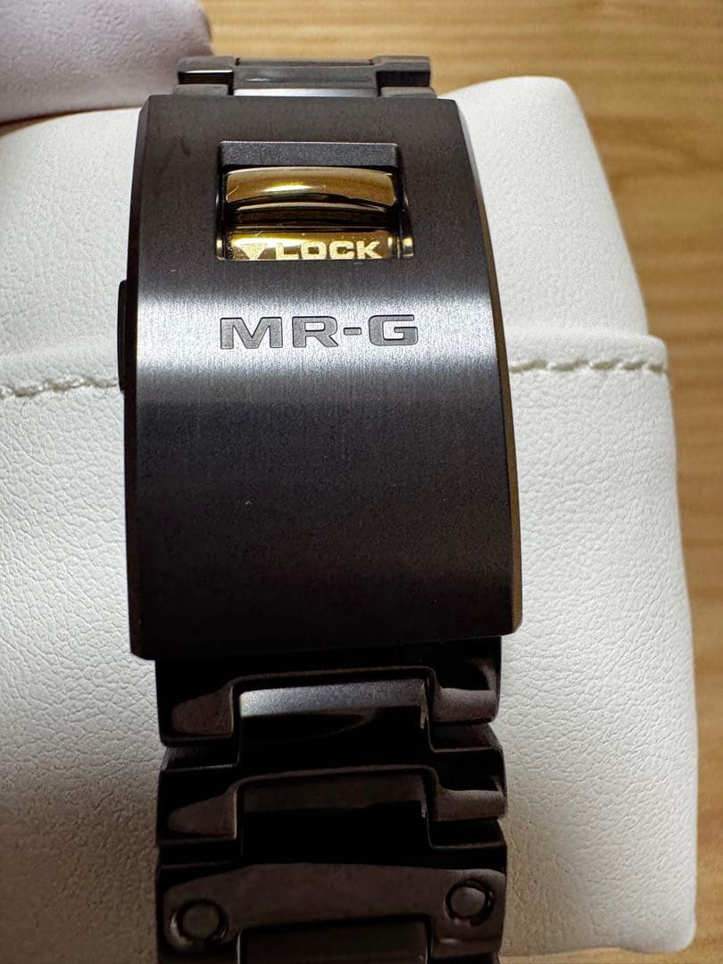 【試着のみ未使用品】G SHOCK MRG-B5000B-1JR