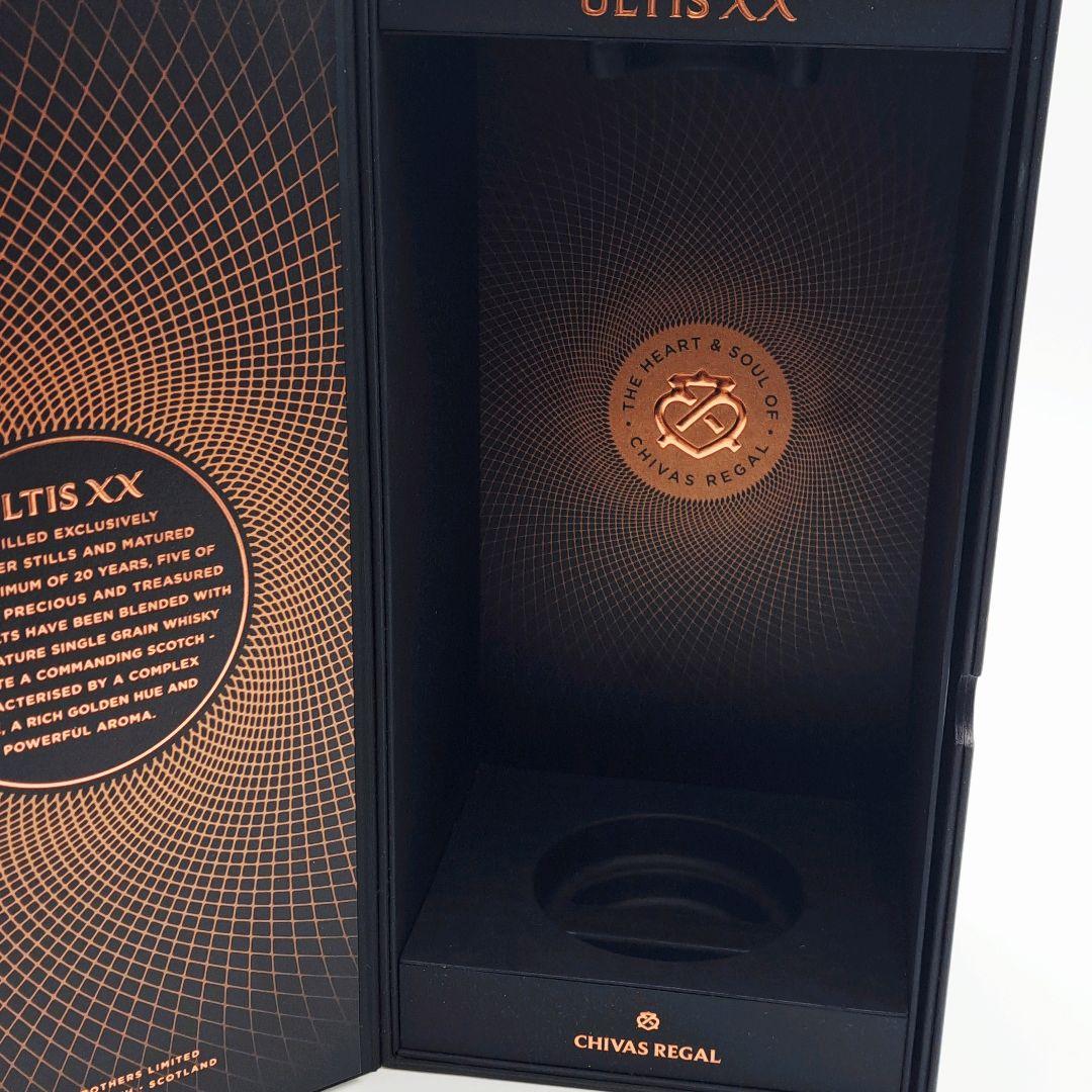 ウイスキー シーバスリーガル アルティス 20年 700ml 箱付