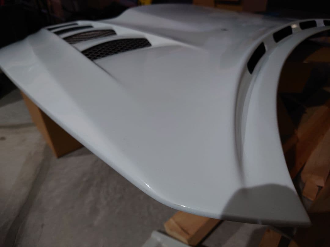 b*p様 WRX STI varis？　クーリングボンネット