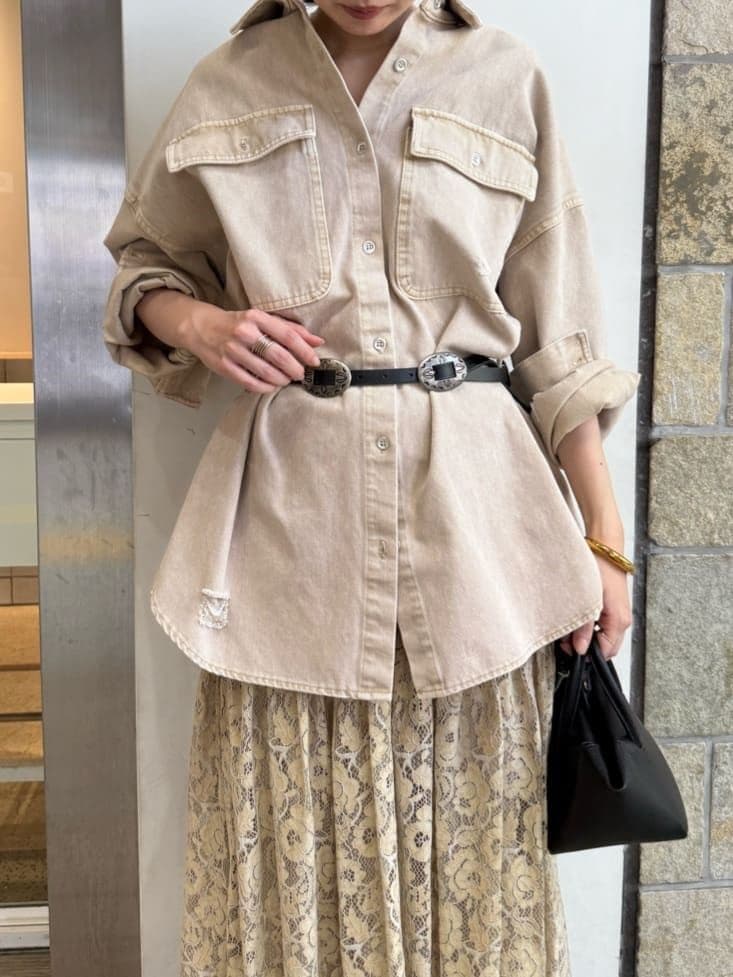 【Loungedress】ダメージデニムシャツ　ベージュ Sサイズ