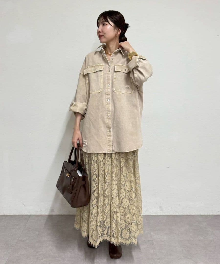 【Loungedress】ダメージデニムシャツ　ベージュ Sサイズ