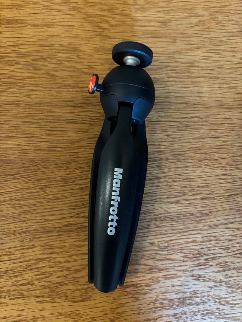 XGIMI Elfin プロジェクター本体（マンフロットミニ三脚付き）