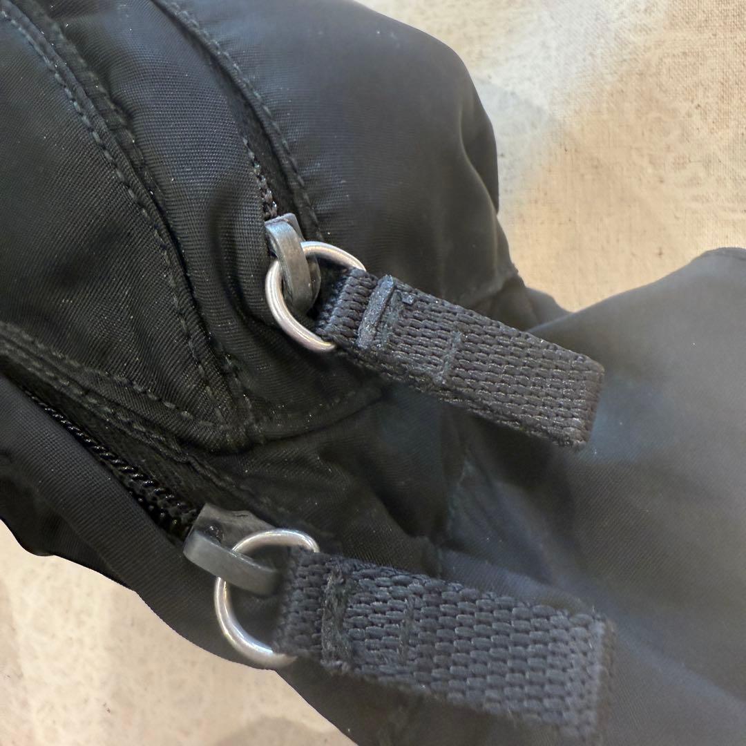 プラダ　ウエストポーチ　ボディバッグ　三角ロゴ　ブラック