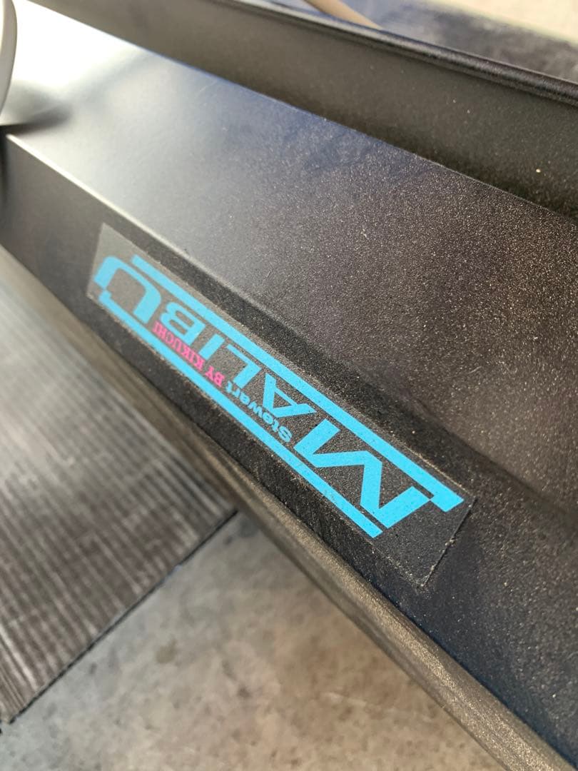 電動　Malibu　プロジェクター用　スクリーン　１５０インチ